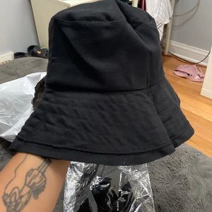 Bucket hat